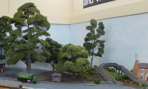 www.EwhurstGreen.com 