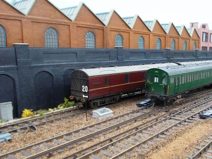 Ewhurst Green model railway
BR(S) British Railways Southern Region
Copyright www.EwhurstGreen.com
