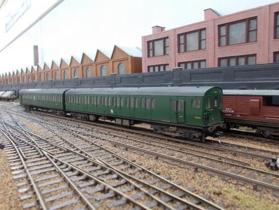 Close-up of 2 HAP unit no.6053 (Phase 1 /Batch 2)
Ewhurst Green model railway
BR(S) British Railways Southern Region
Copyright www.EwhurstGreen.com
