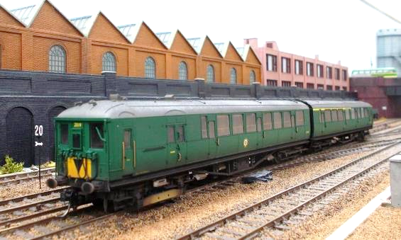 Solo TMC weathered 2 BIL unit no.2019 in its post 2nd December 1964 condition with yellow warning panel it was withdrawn in this livery on 3rd January 1970.
Ewhurst Green model railway
BR(S) British Railways Southern Region
Copyright www.EwhurstGreen.com
www.EwhurstGreen.com
