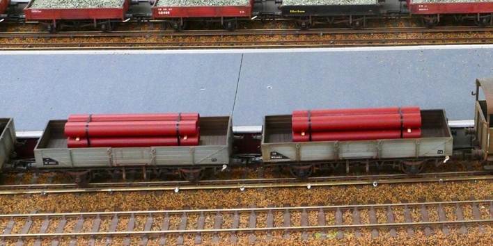 Ewhurst Green model railway
.
Tubes loaded on ex.GWR open 'C' TUBE wagons
www.EwhurstGreen.com

